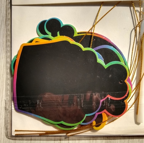 New Scratch & Reveal Valentines Unicorn Koala Cupcake Eight Pack Rainbow Heart - Picture 3 of 4